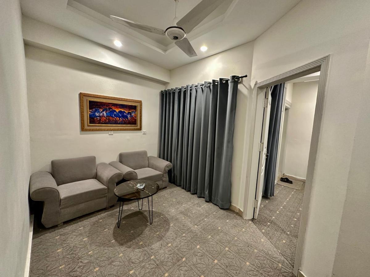 Mudan Hotel And Suite Ισλαμαμπάντ Εξωτερικό φωτογραφία