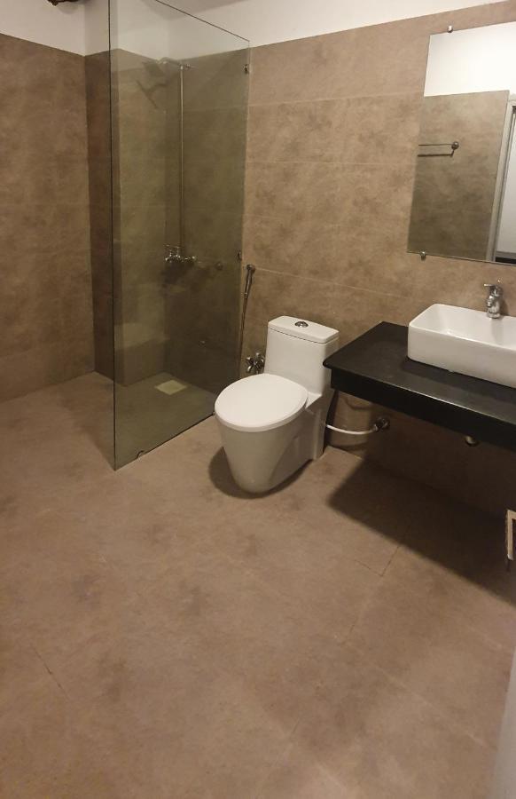 Mudan Hotel And Suite Ισλαμαμπάντ Εξωτερικό φωτογραφία